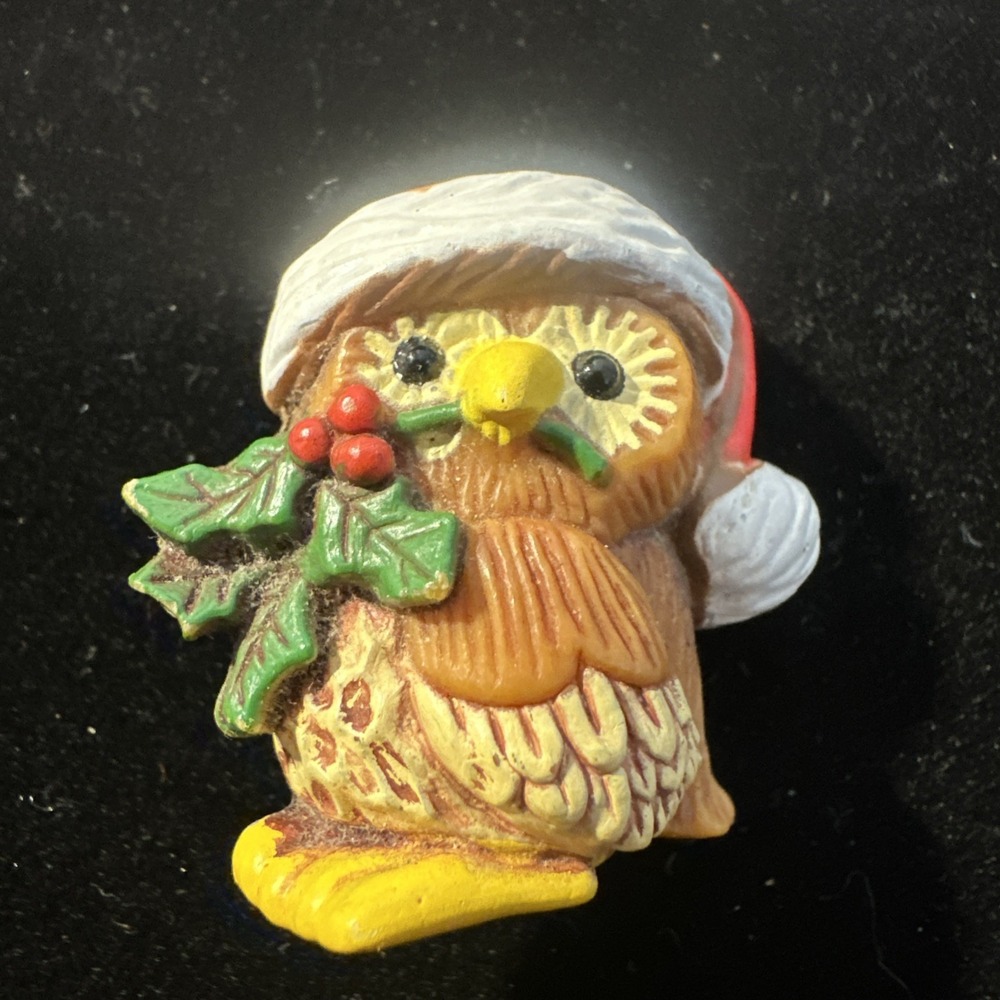 VINTAGE Hallmark Christmas OWL Pin Brooch in SANTA‎ HAT with Holly Branch
